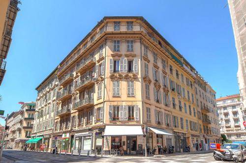 Centre Ville-Gare Apartment | 100 m² Apartment ∙ 3 bedrooms ∙ 14 guests