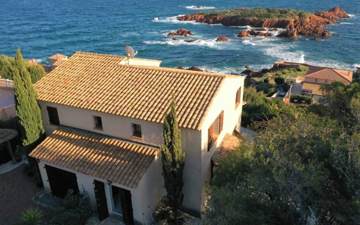 Antheor House | 100 m² House ∙ 2 bedrooms ∙ 6 guests