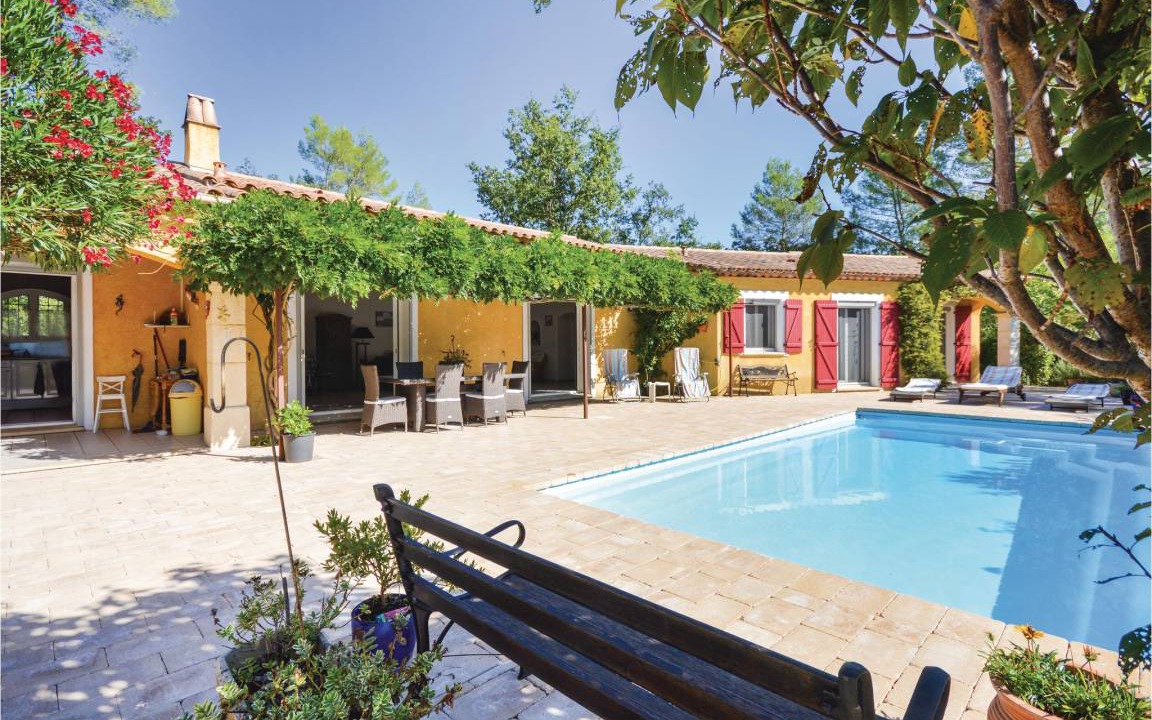 Fayence House | 130 m² Maisonette ∙ 3 bedrooms ∙ 6 guests