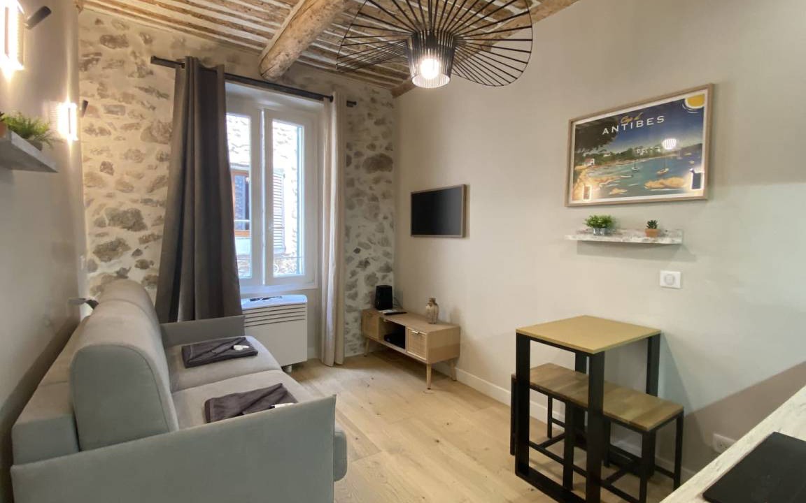Antibes Old Town Apartment | 14 m² Studio flat ∙ 2 guests