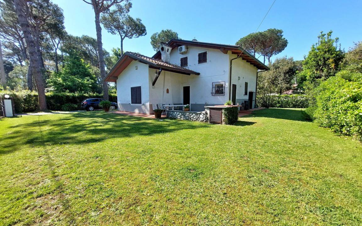 Ronchi Villa | 140 m² Villa ∙ 4 bedrooms ∙ 8 guests