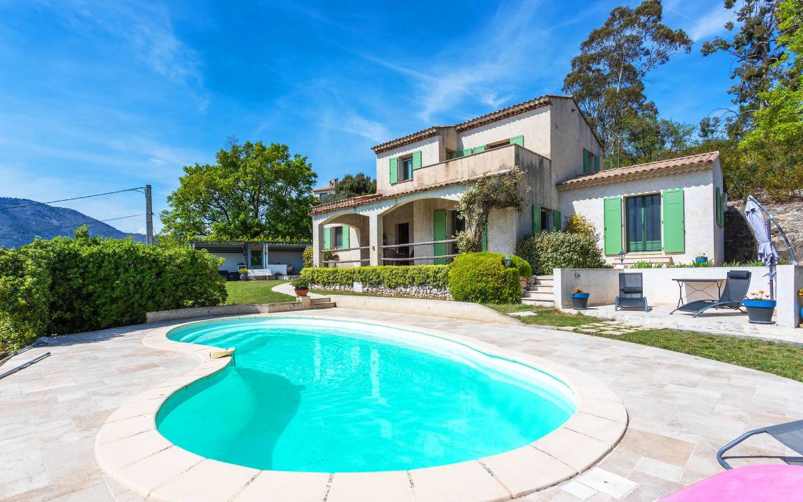 Berre-des-Alpes Villa | 155 m² Villa ∙ 3 bedrooms ∙ 6 guests