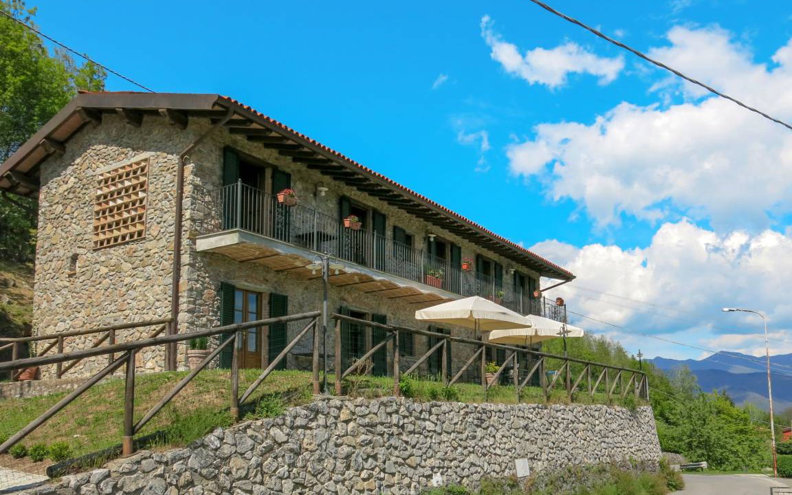 Molazzana House | 180 m² Apartment ∙ 4 bedrooms ∙ 12 guests