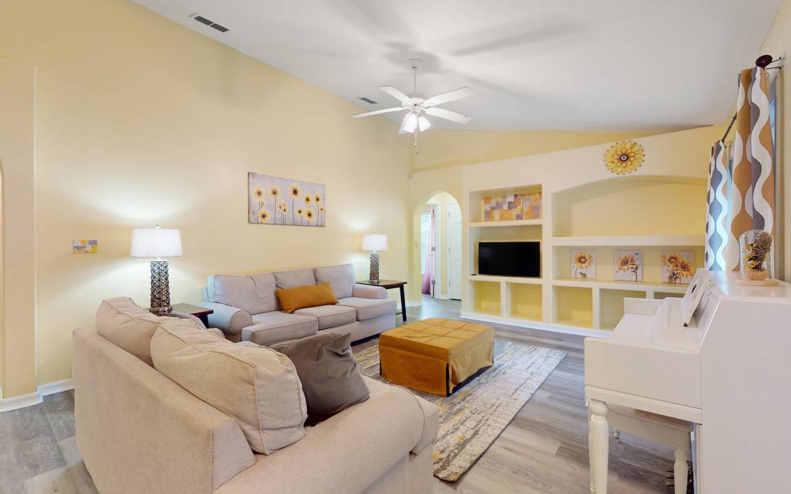 Greater Groves House | 181 m² House ∙ 4 bedrooms ∙ 10 guests