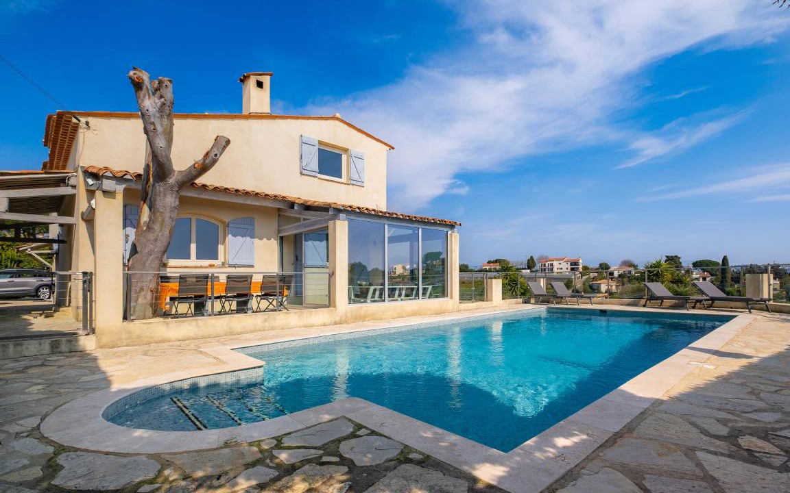 Montaleigne House | 187 m² House ∙ 4 bedrooms ∙ 8 guests