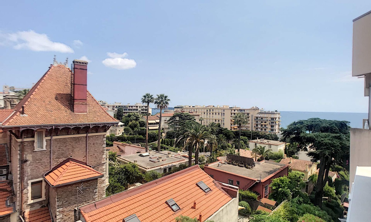 Cannes Apartment | 2 steps from the Midi beaches, terrace, 252L/BOU