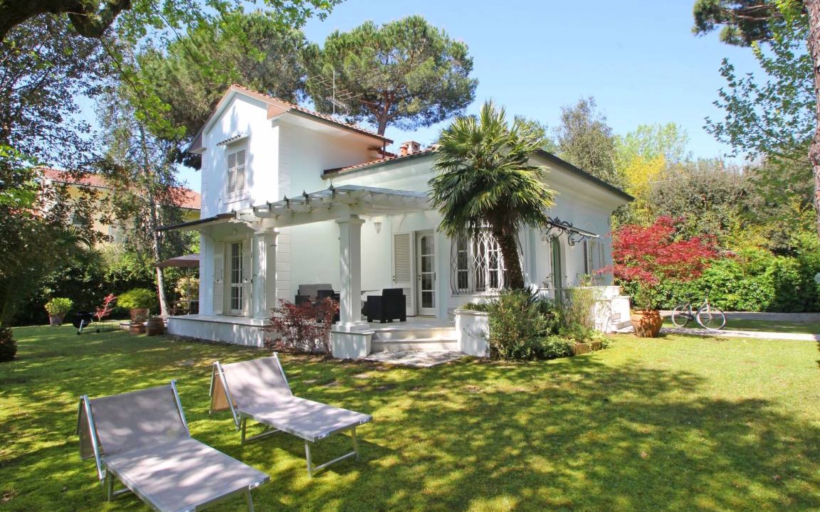 Poveromo Villa | 200 m² Villa ∙ 4 bedrooms ∙ 8 guests