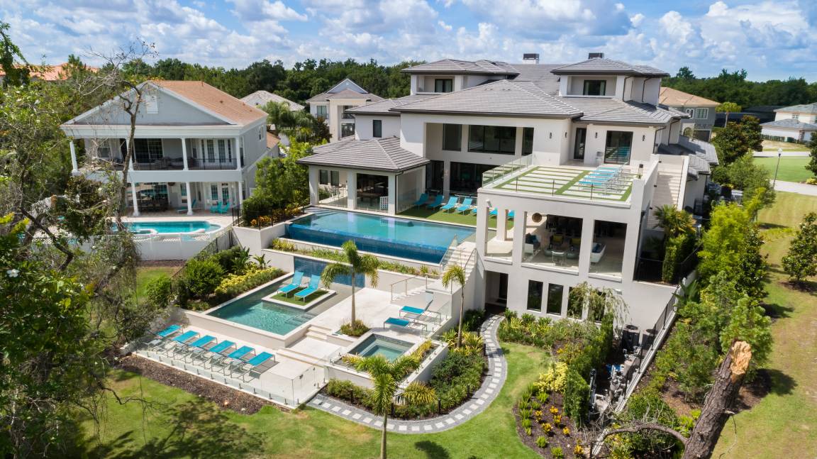 Reunion House | 2323 m² House ∙ 15 bedrooms ∙ 30 guests