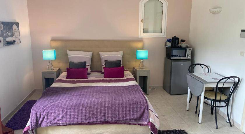 Le Cannet Bed & Breakfast | 24 m² Bed and breakfast ∙ 3 guests