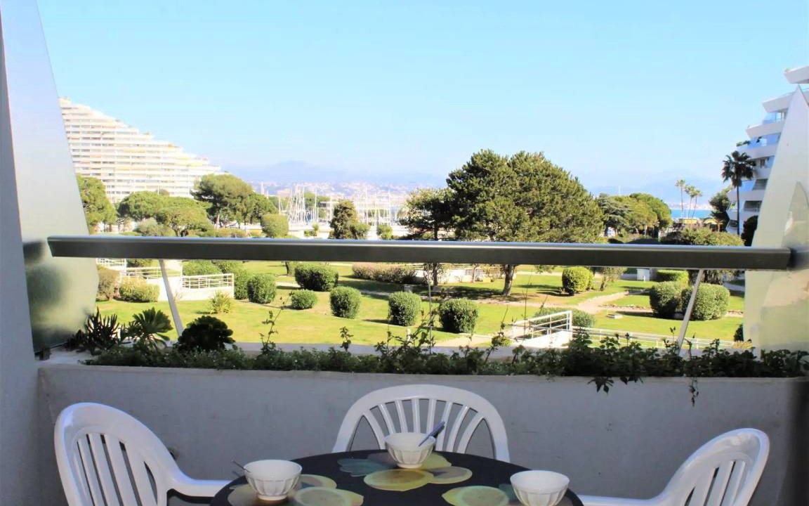 Villeneuve Loubet Beach Apartment | 25 m² Studio flat ∙ 1 bedroom ∙ 4 guests