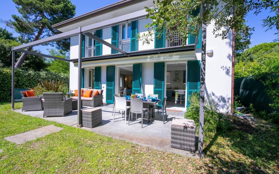 Ronchi Villa | 250 m² Villa ∙ 5 bedrooms ∙ 10 guests