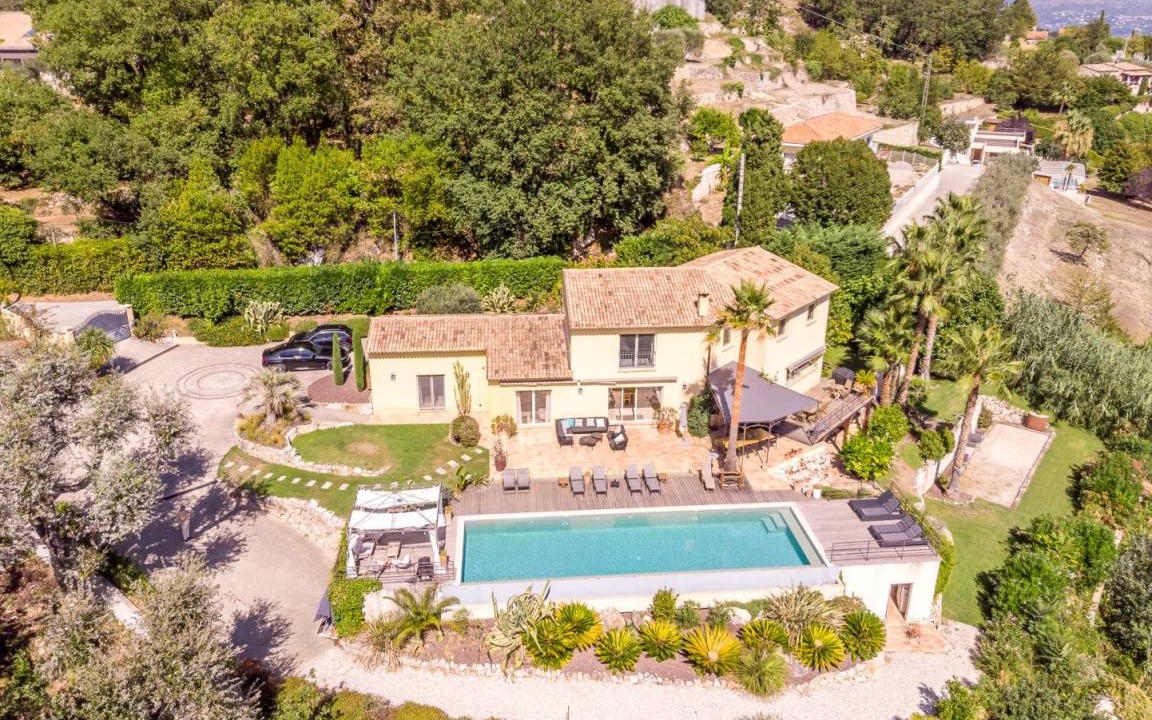 Saint-Jeannet Villa | 250 m² Villa ∙ 6 bedrooms ∙ 14 guests