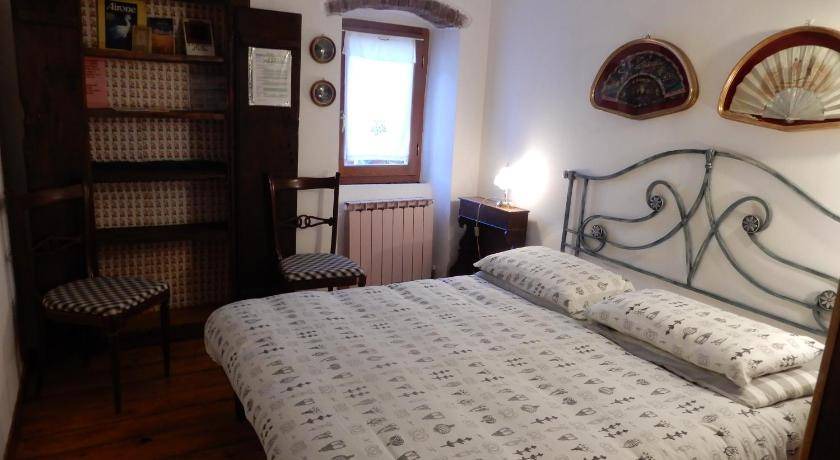 Fosdinovo House | 280 m² Farmhouse ∙ 8 bedrooms ∙ 26 guests