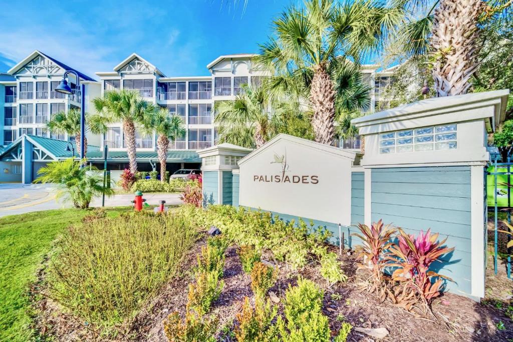 West Kissimmee House | 2BR - 1King - 2Queens with Pool and Hot Tub near Disney