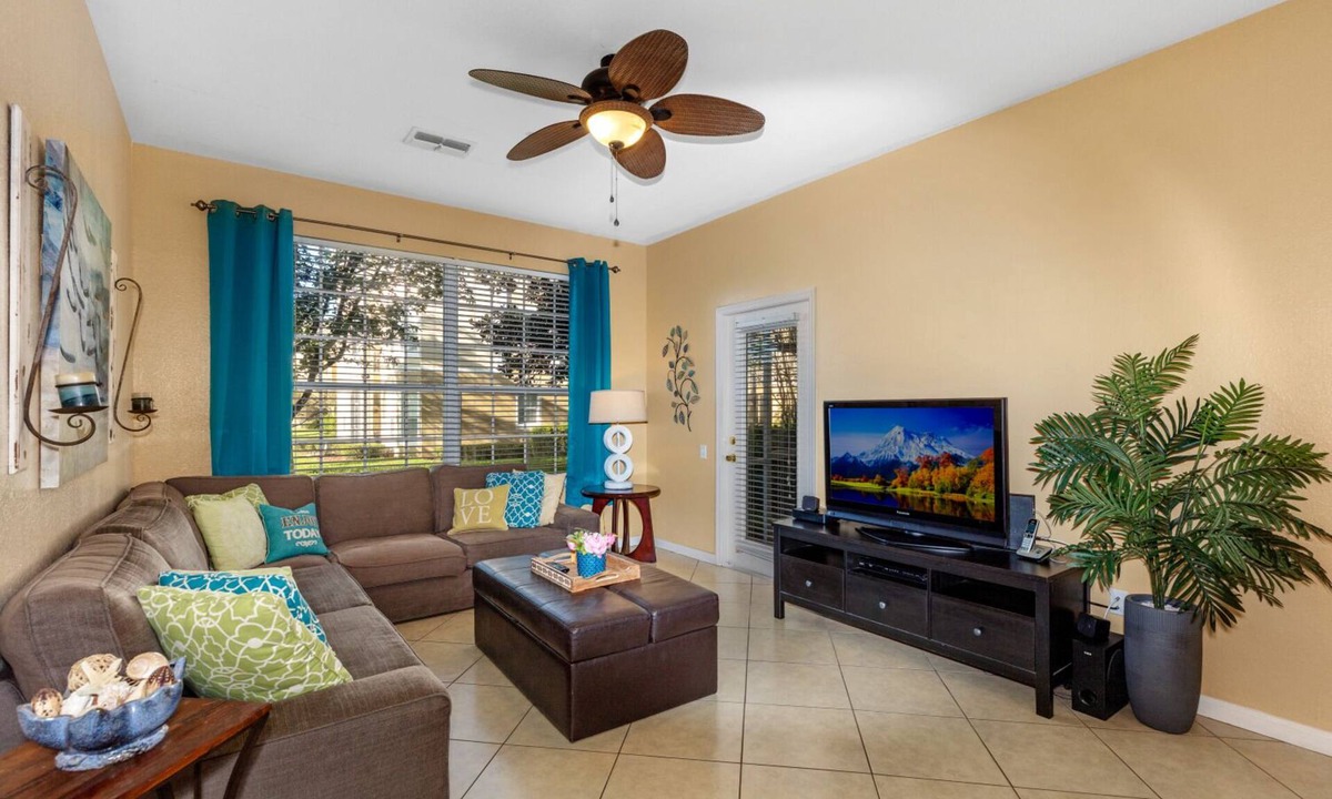 Windsor Palms Condo | 3 miles to Disney, 1st Floor, Gated Resort, Roomy, Comfy & Quiet