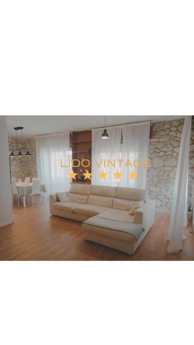 Lido di Camaiore Villa | 300 mt from the Sea - Free Parking - Wi-fi AC & Prime Video