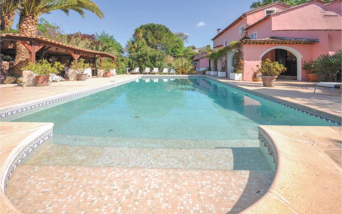 Plascassier House | 350 m² House ∙ 8 bedrooms ∙ 16 guests