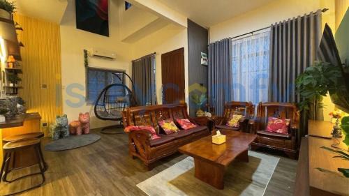 Batam House | 3BR Landed House 2 Level Villa Citra Batam D245
