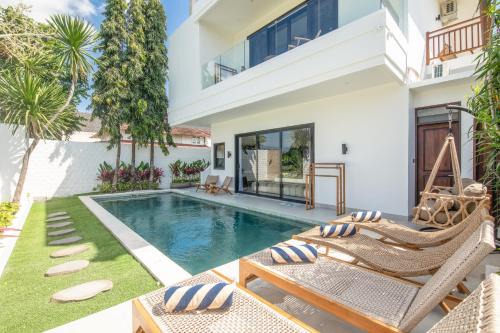 Batubelig Villa | 4 Bd Seminyak Rice Paddies View 4 mins to Beach