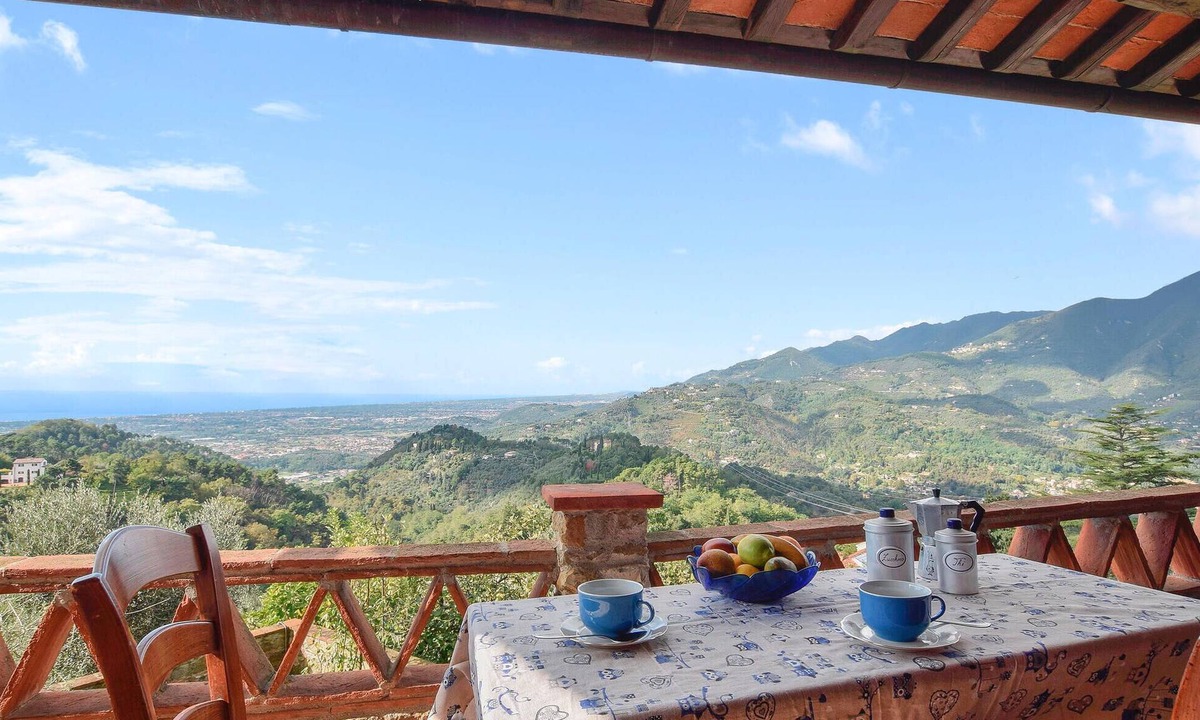 Pedona House | 4 bedroom cozy home in Camaiore