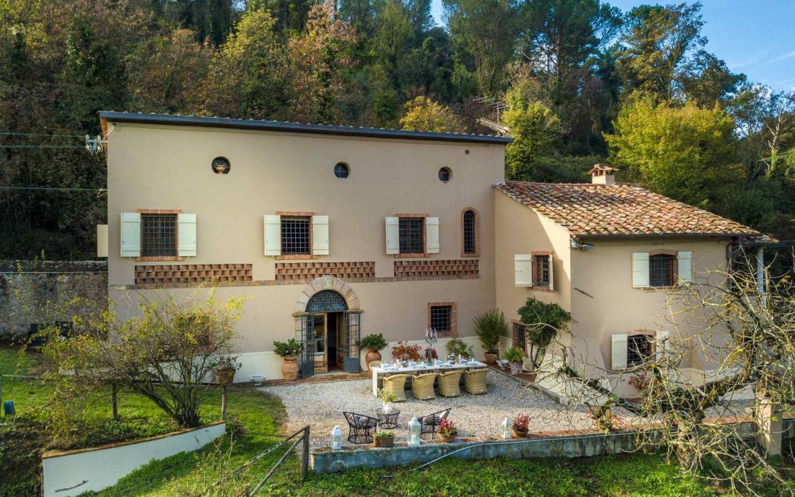 Badia Cantignano Villa | 400 m² Villa ∙ 4 bedrooms ∙ 8 guests