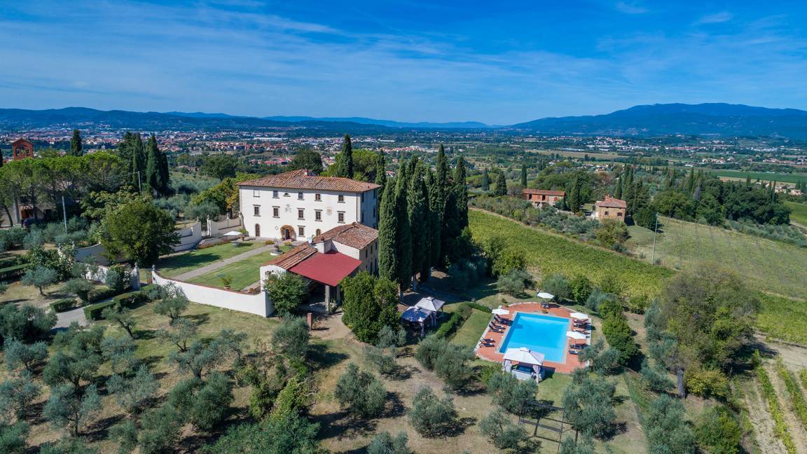 Arezzo Villa | 418 m² Villa ∙ 9 bedrooms ∙ 20 guests
