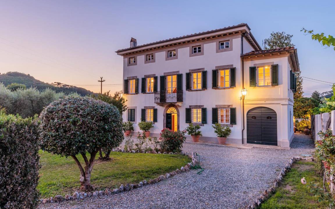 Vorno Villa | 460 m² Villa ∙ 5 bedrooms ∙ 10 guests