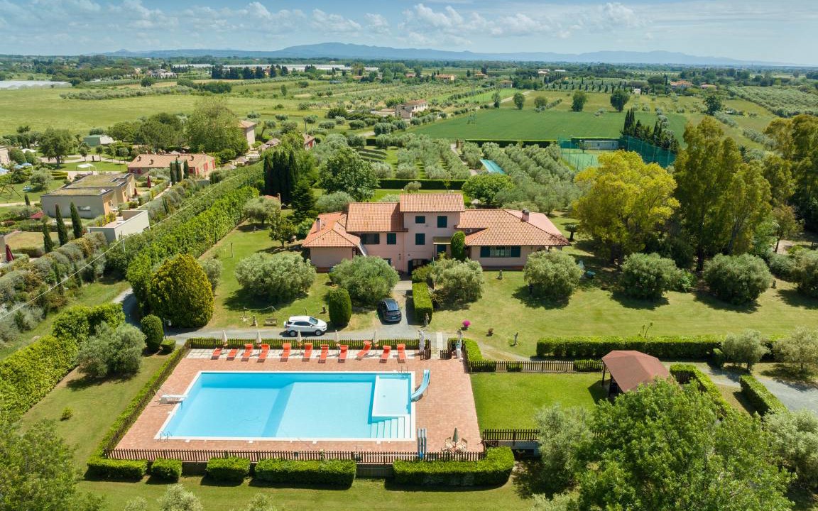 Rosignano Marittimo Villa | 500 m² Villa ∙ 8 bedrooms ∙ 25 guests