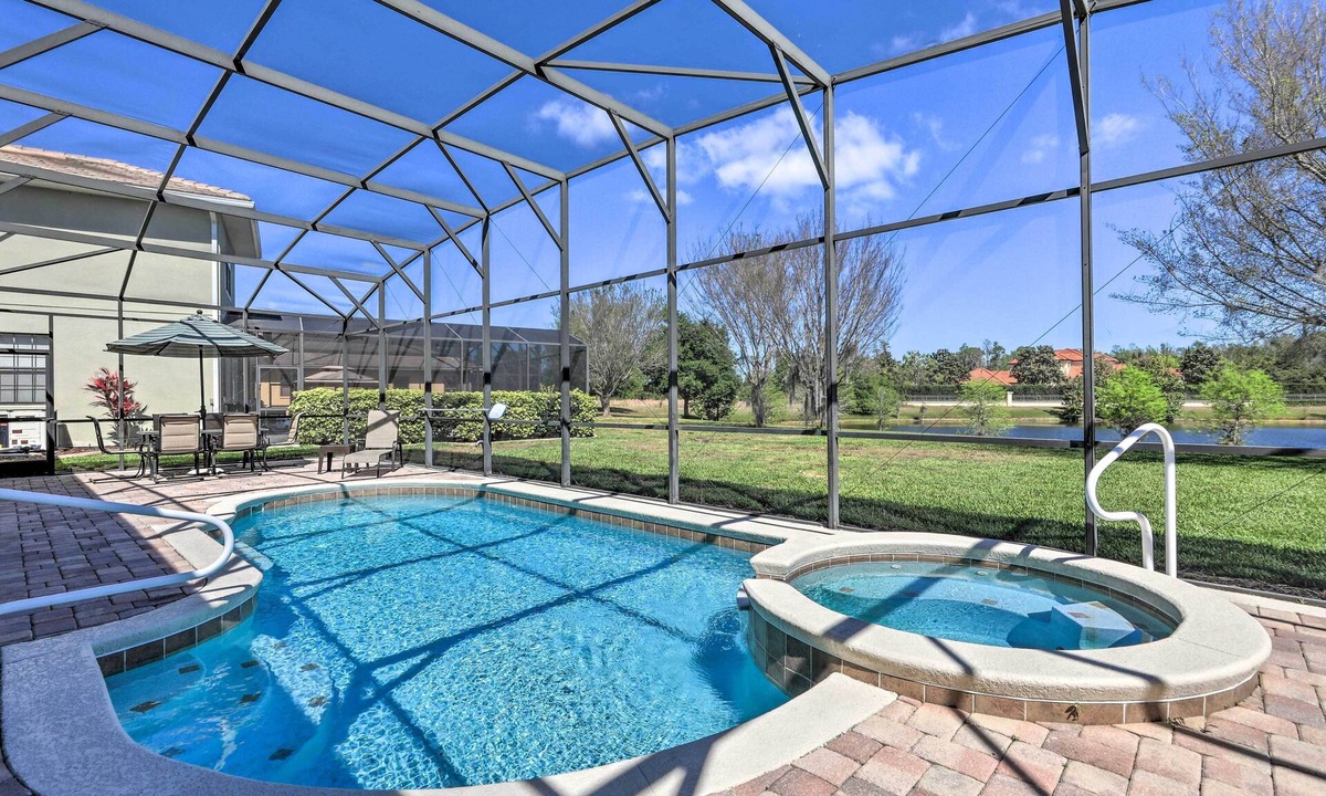 Calabria House | 6 Mi to Disney: Gem w/Pool & Spa in Kissimmee