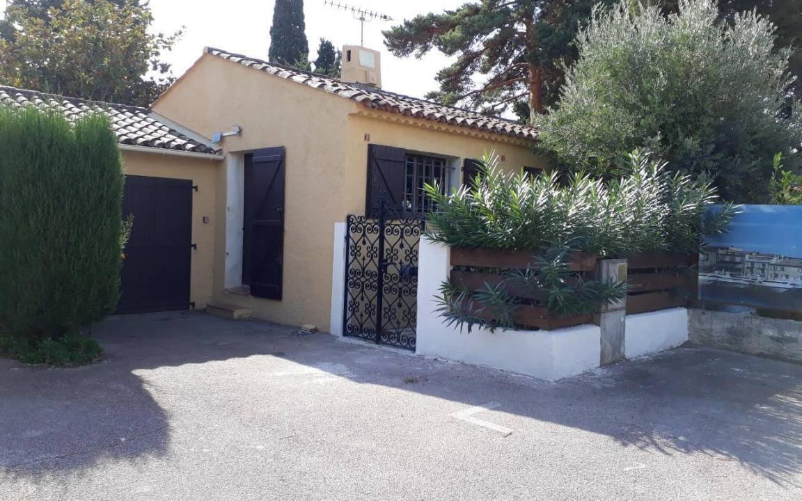 Plage de la Garonnette House | 60 m² House ∙ 3 bedrooms ∙ 6 guests