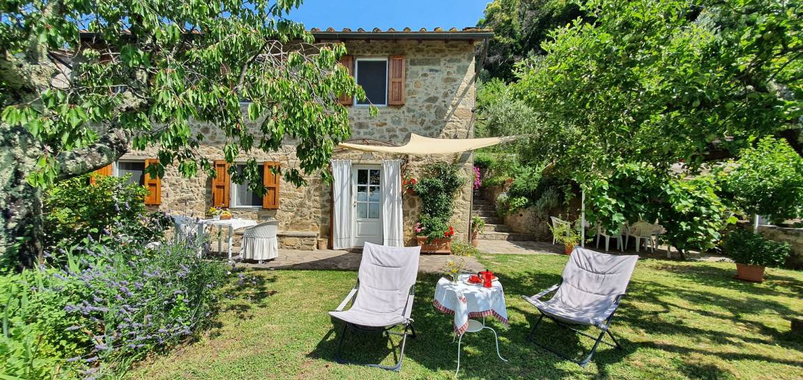 Petrognano Villa | 70 m² Villa ∙ 2 bedrooms ∙ 4 guests