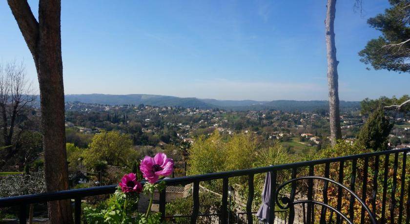 Saint-Paul-de-Vence Villa | 80 m² Villa ∙ 2 bedrooms ∙ 4 guests