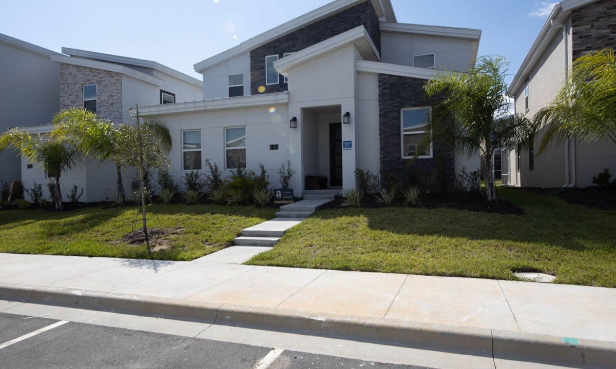 Four Corners House | 840DSD: Elegant Family Friendly 7-bed/5-bath