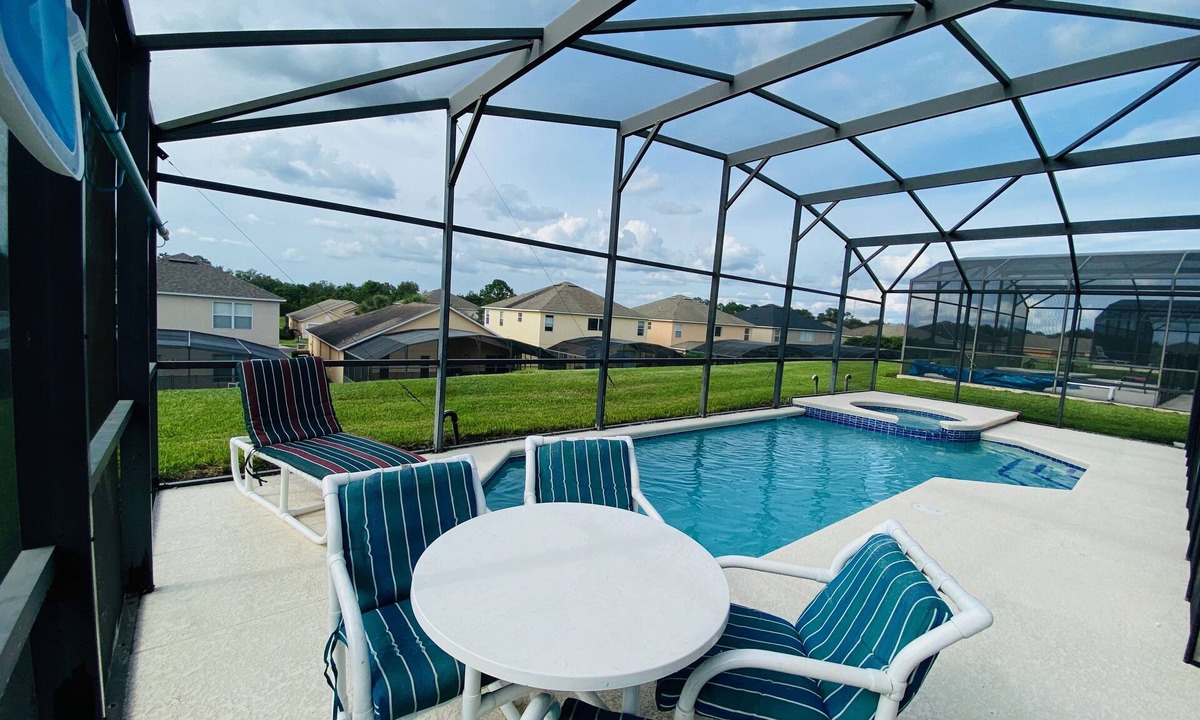 Bay Lake House | A Beautiful Villa 5 bed 3 bath on Emerald Island