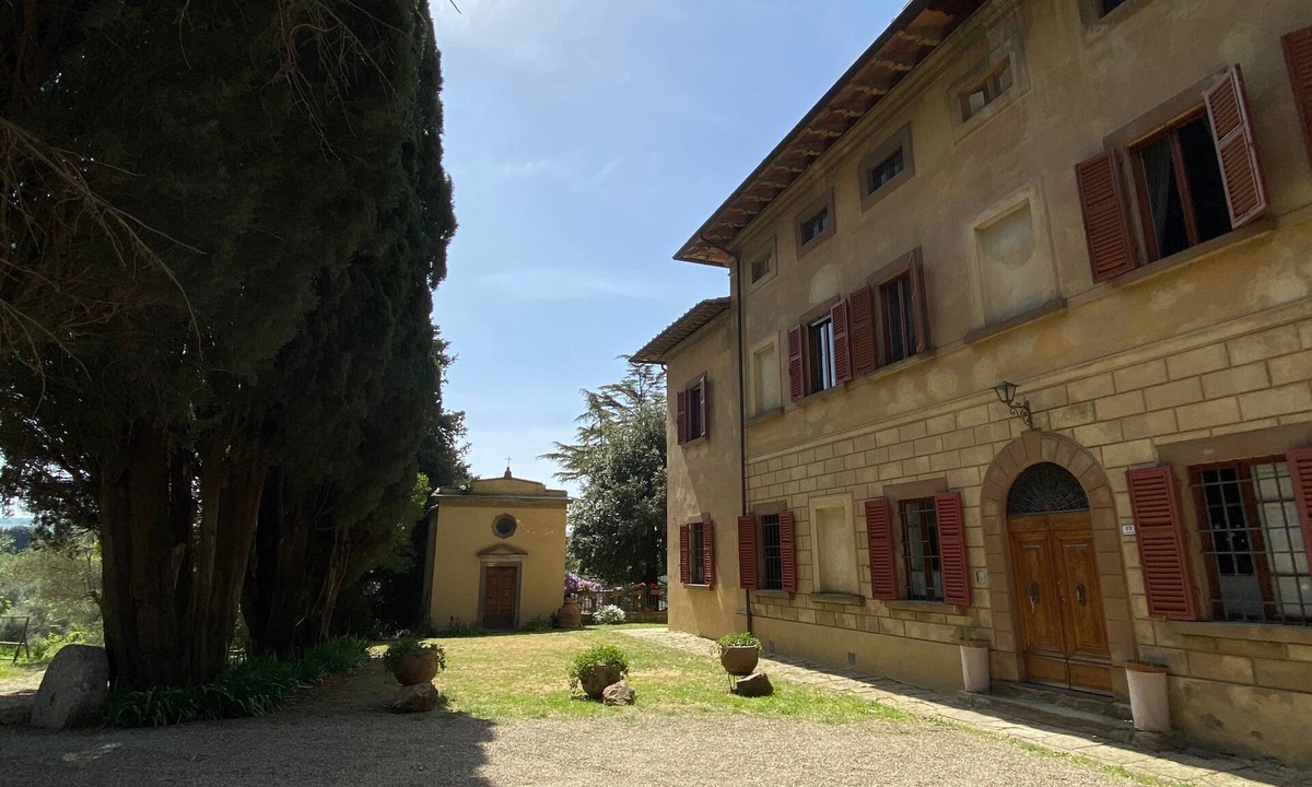 Montaione Villa | A path of relaxation and history between vineyards and olive trees
