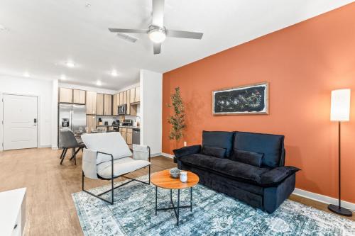 Bay Lake Apartment | Adeline Apartments 15m to Parks, Pet Friendly, Free Parking by Heavenly Homes