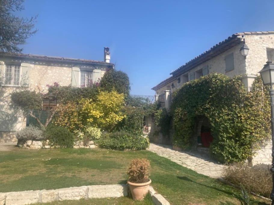 La Colle-sur-Loup Apartment | Agréable chambre d'hôtes avec vue sur les collines