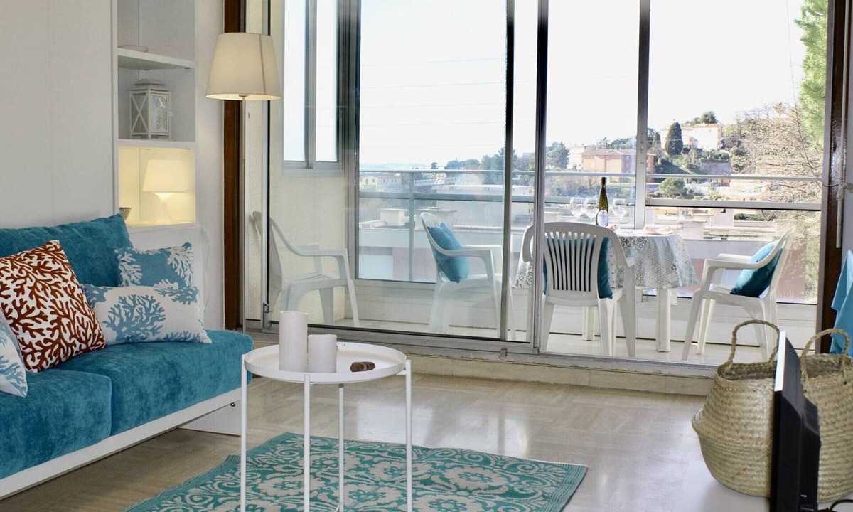 Bastide Giraud Apartment | Air-conditioned studio, pool & parking, near beach