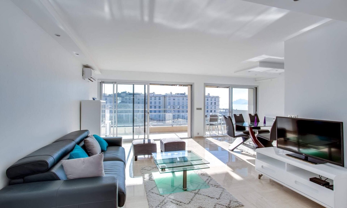 Cannes Apartment | Alexandre Boulevard - Three Bedroom Apartment, Sleeps 5
