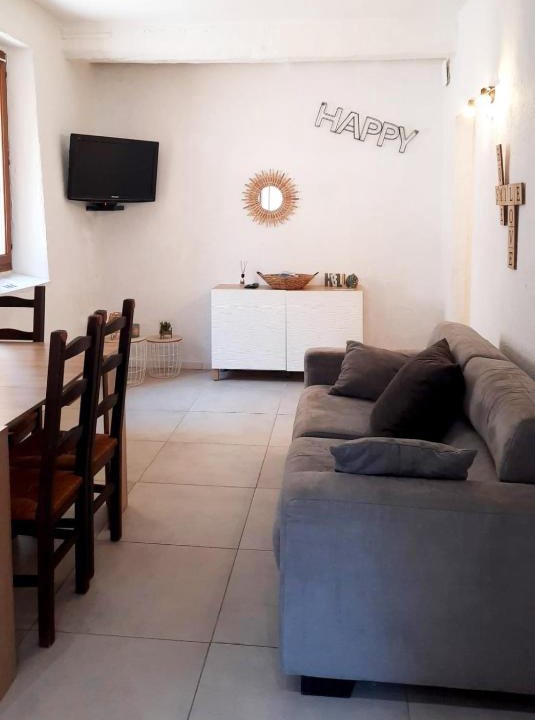 Antibes Old Town Apartment | Amazing 2 bedroom apartment in the pedestrian area of old Antibes !