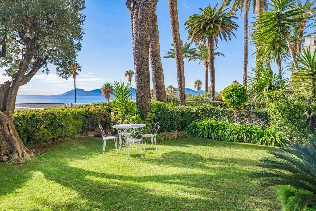Le Suquet Apartment | Amazing 3 bedrooms seaview duplex Cannes center