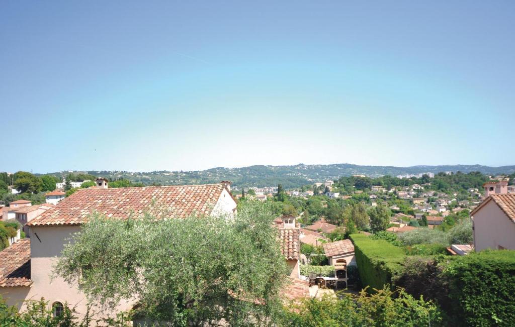 Grasse House | Amazing home in Grasse with 4 Bedrooms, WiFi and Outdoor swimming pool