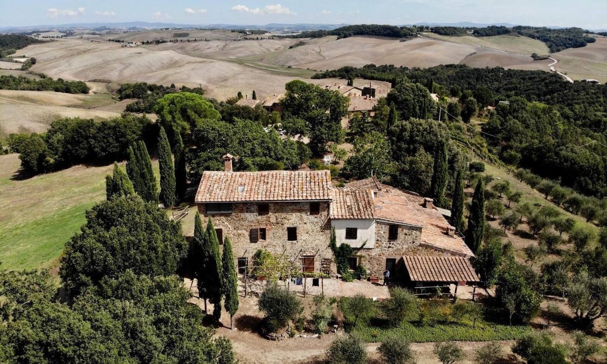 Murlo Villa | ANCIENT TUSCAN FARMHOUSE max 16 people EXCLUSIVE USE WITH POOL