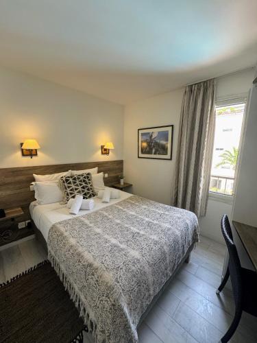 Antibes City Centre Apartment | Antibes Port - Terrasse - Parking - Piscine