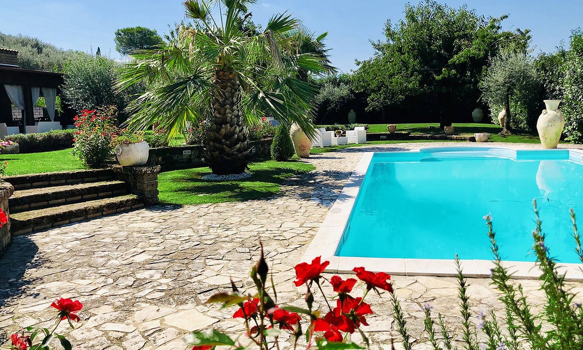 Mirabella Eclano Villa | ANTICA VILLA DI CAMPAGNA. PISCINA PRIVATA