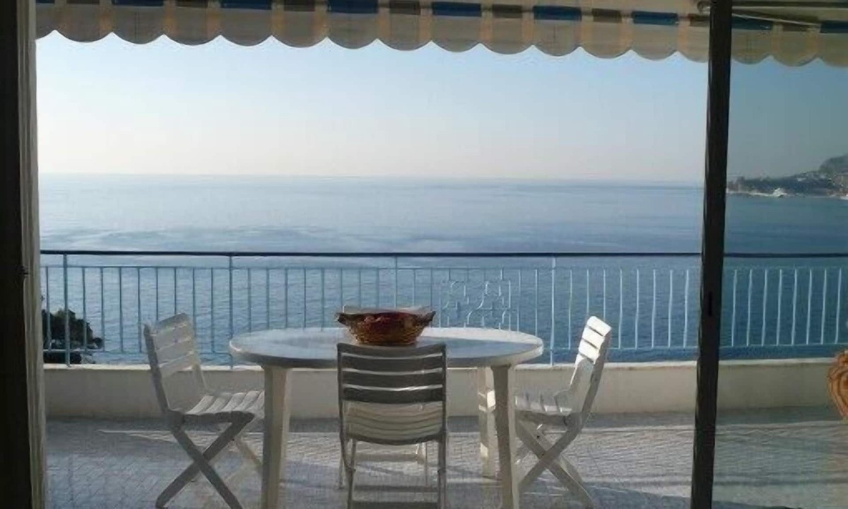 Roquebrune-Cap-Martin Apartment | apartment in Rocquebrune Cap Martin