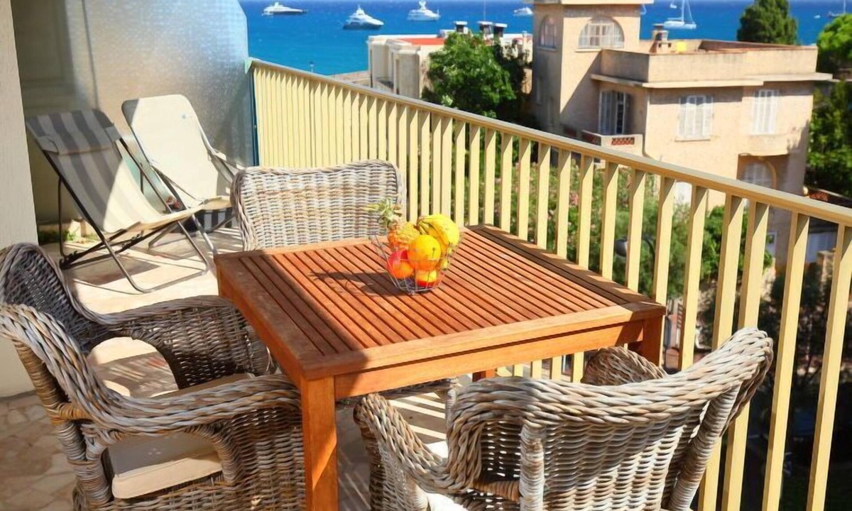 Antibes Old Town Apartment | Apartment Le Bastion in Antibes - 2 persons, 1 bedrooms