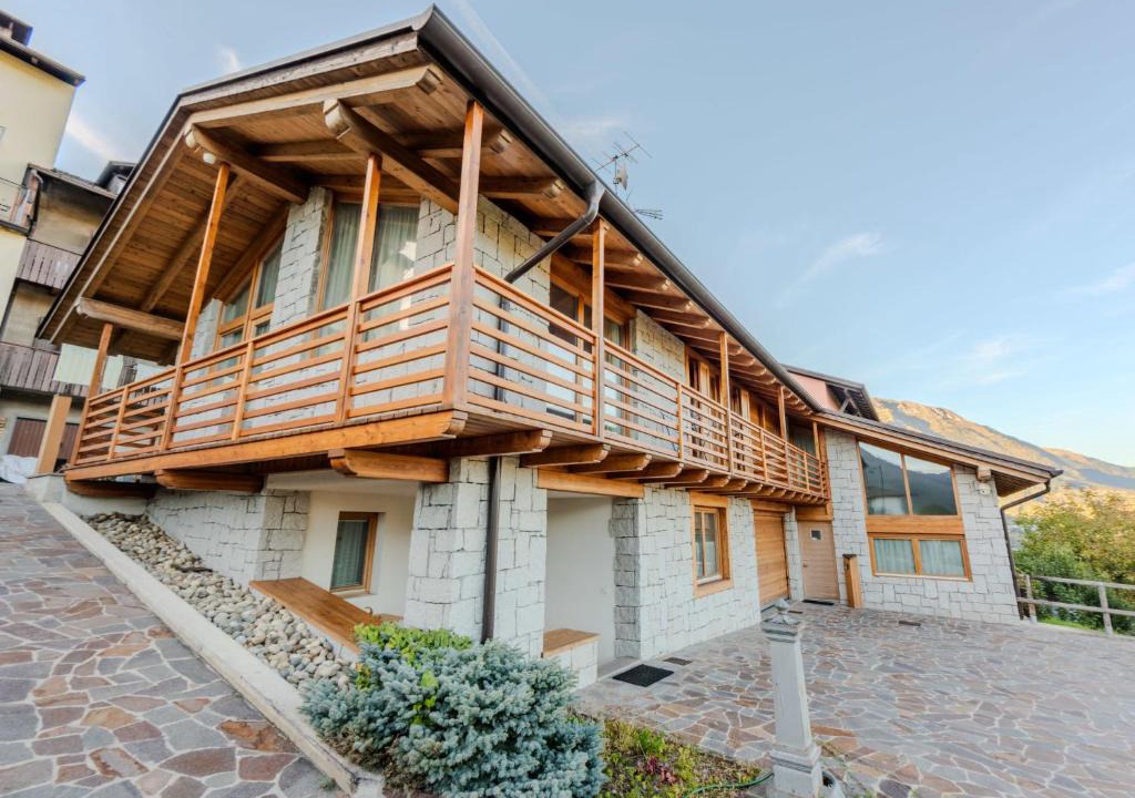 Bleggio Superiore Apartment | Apartment Picchio Autunno by Interhome