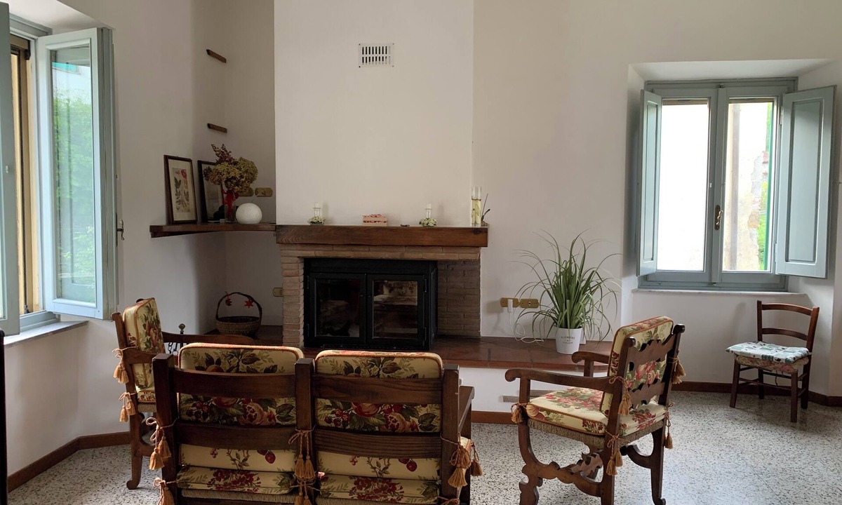 Poggio Bed & Breakfast | Apartment, private garden, bright, quiet pets allowed.