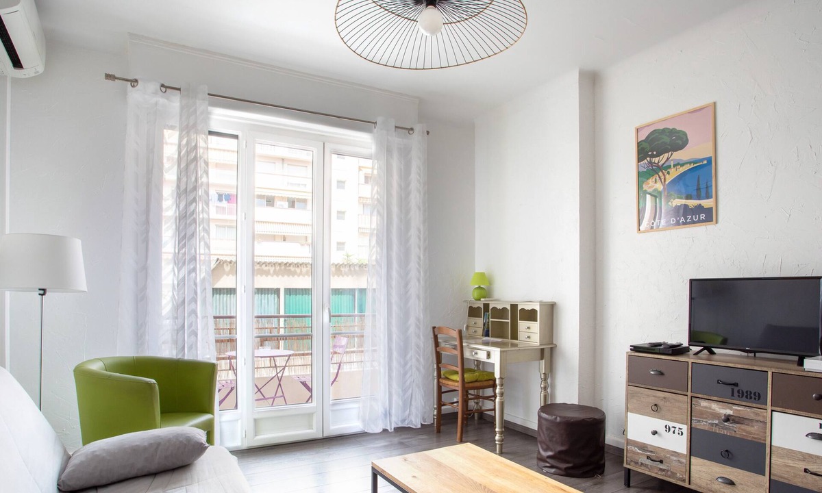 Liberation Apartment | Apartment T2 Quartier Libération near shops and tram